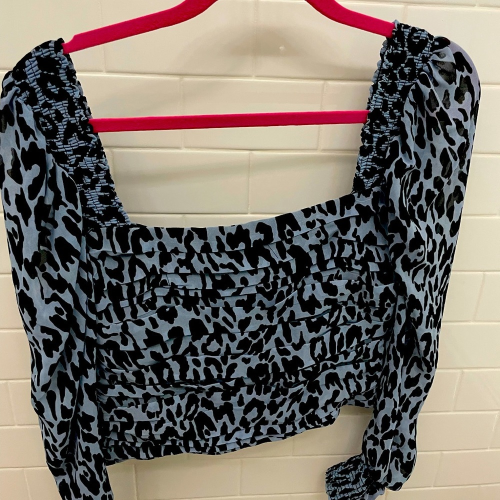 Zara Ruched Crop Top - Picture 3 of 6